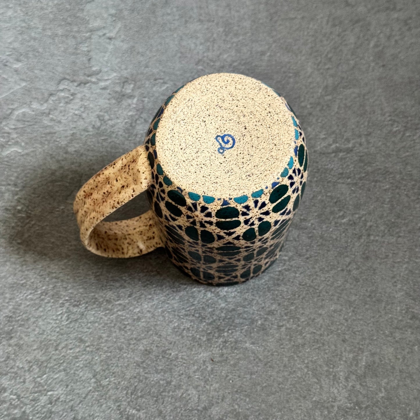 Mug with Dark Green Tangle