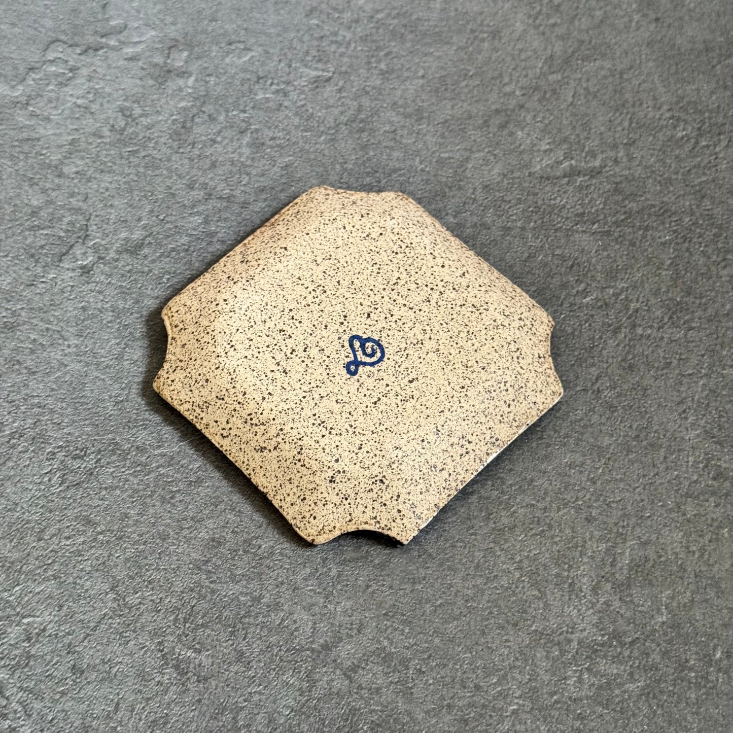 Tan Tangled Triangle Tray - 3.75 inches