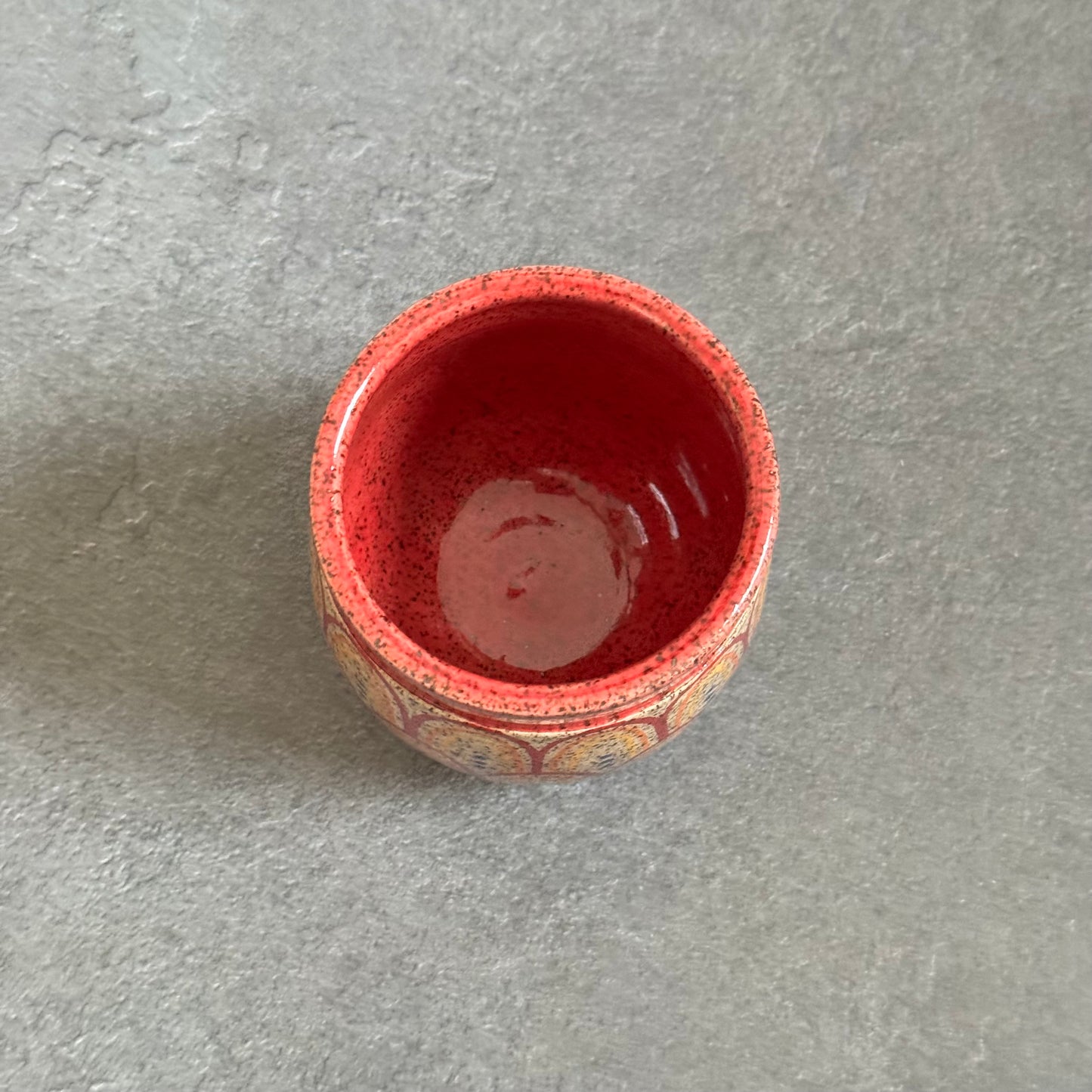 Banded Cup with Red & Orange Rainbow Tangle