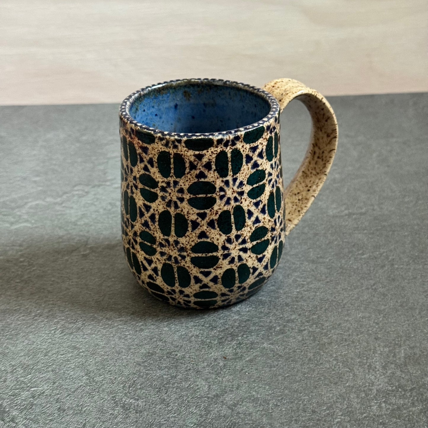 Mug with Dark Green Tangle