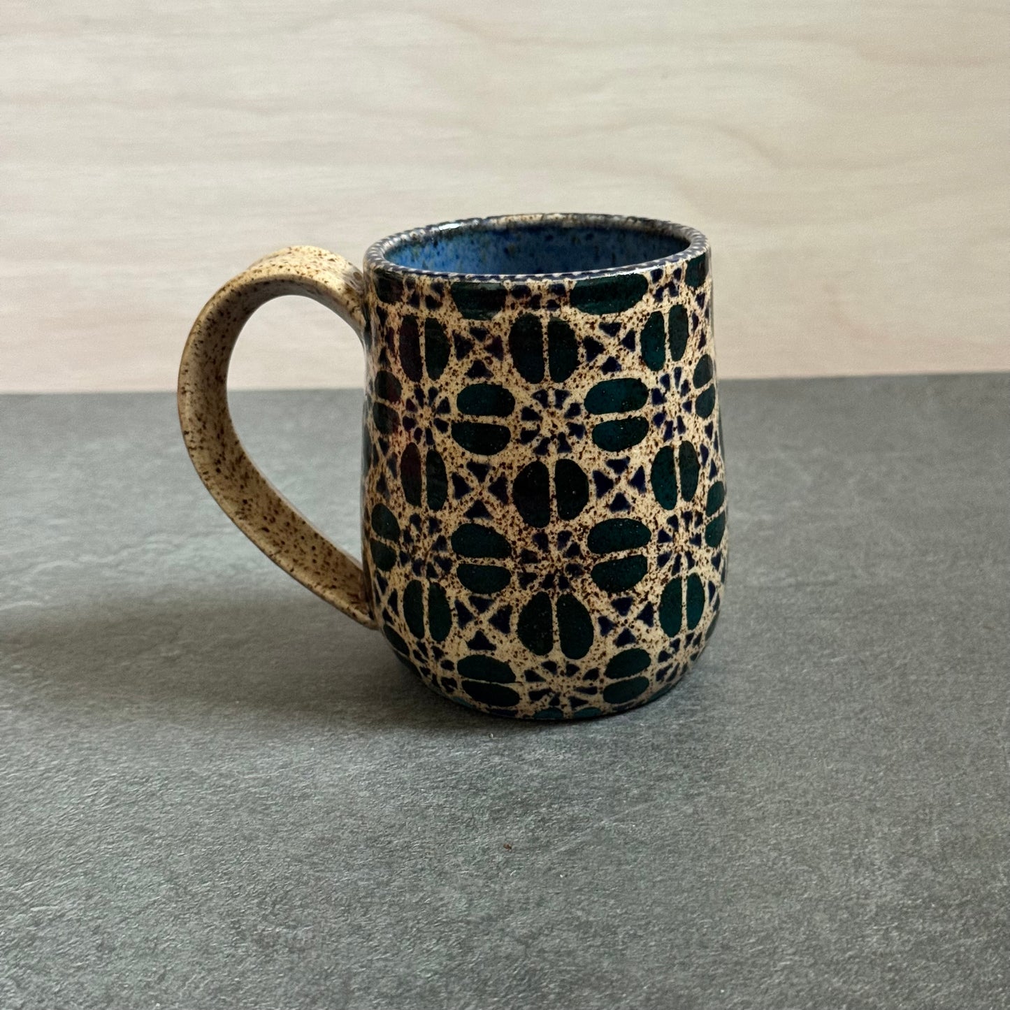 Mug with Dark Green Tangle