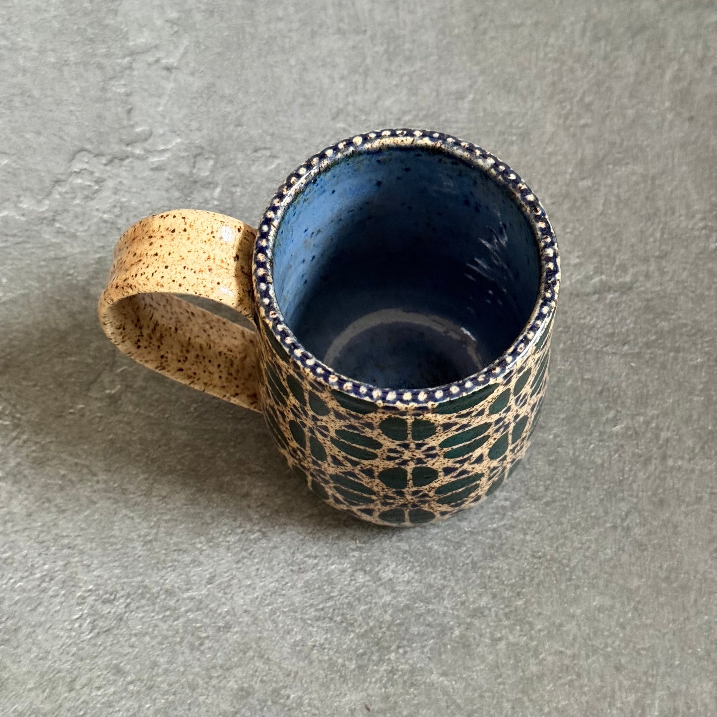 Mug with Dark Green Tangle